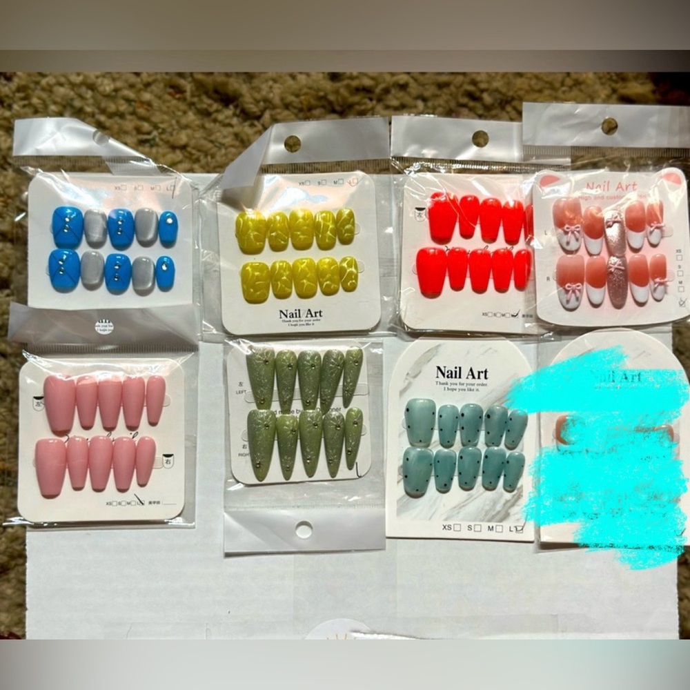 Cat Eye Press On Nails Mixed Color Scheme
BRAND NEW NEVER WORN
